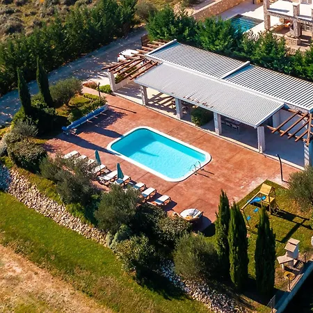 Almond Villa Nin
