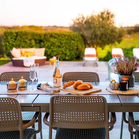 Villa Almond Nin