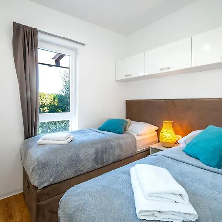 Villa Almond *