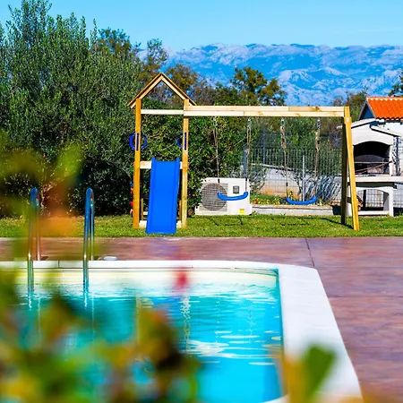 Villa Almond *
