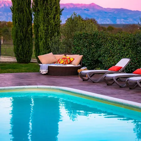 Villa Almond *